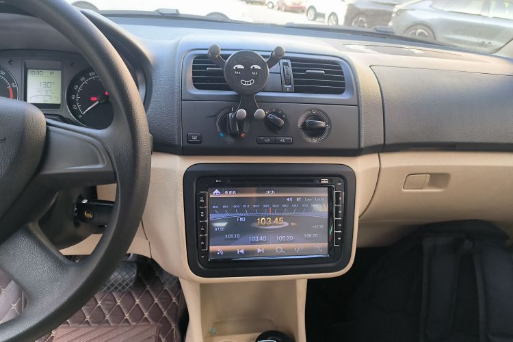 斯柯达 晶锐 2014款 1.4L 自动晶致版中控内饰16