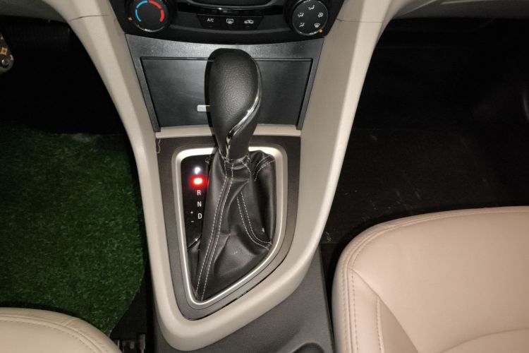 别克 英朗 2016款 15N 自动精英型局部细节18