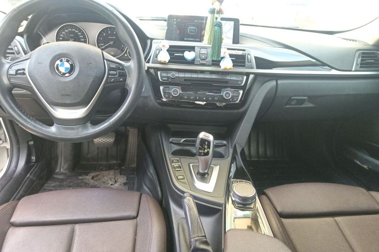 宝马3系 2019款 320Li 时尚型中控内饰18