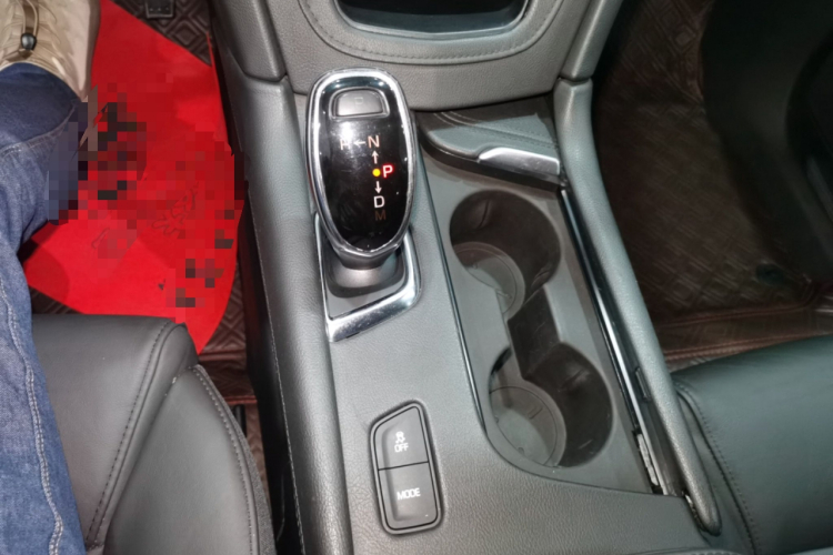 凯迪拉克XT5 2016款 25T 豪华型中控内饰18