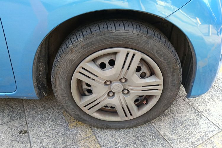 本田 飞度 2011款 1.3L 手动舒适版车身外观10