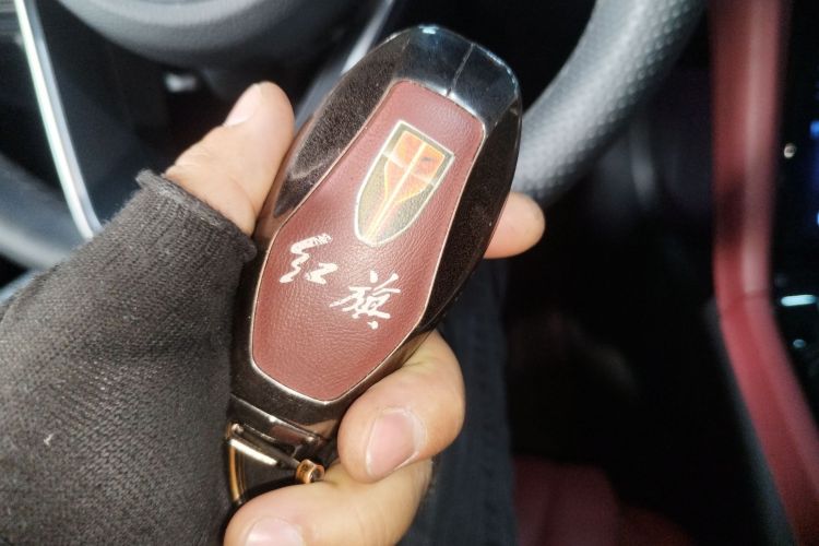 红旗H5 2024款 2.0T 自动智联旗畅版中控内饰7001