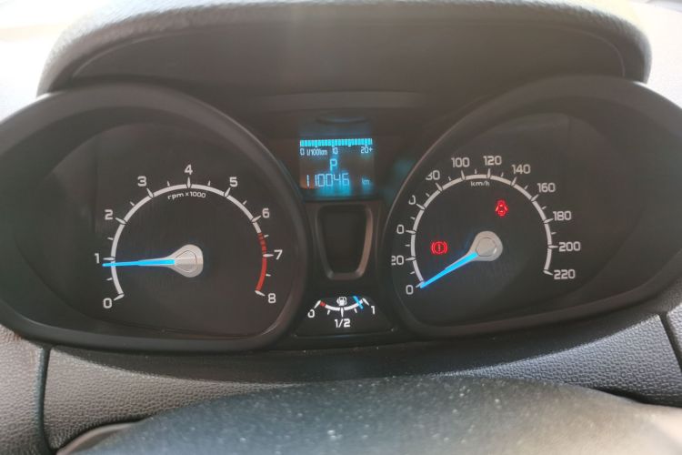 福特 翼搏 2013款 1.5L 自动风尚型中控内饰14