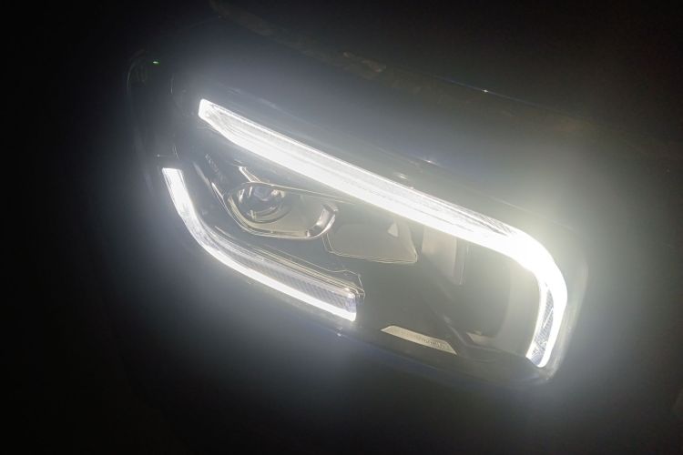 奔驰GLB 2020款 改款 GLB 200 动感型车身外观8