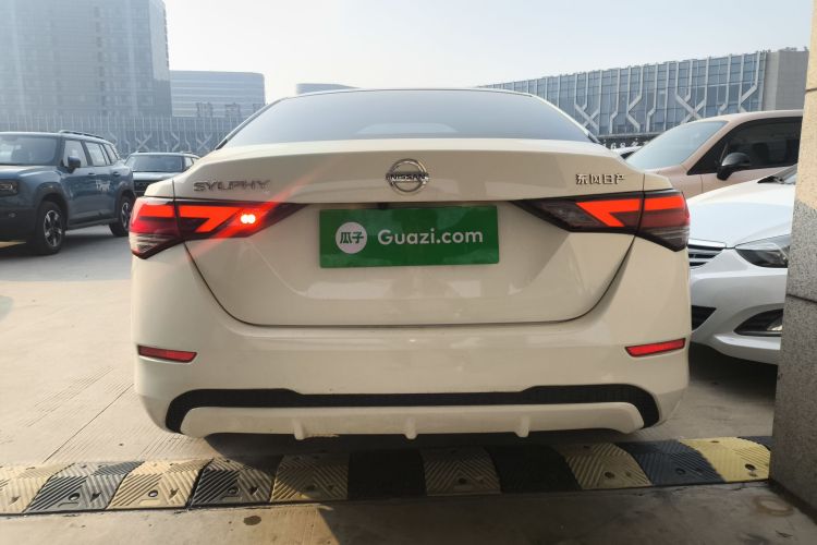 日产 轩逸 2022款 1.6L XL CVT悦享版车身外观6002