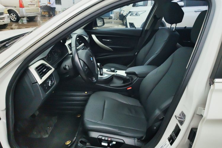 宝马3系 2016款 320Li 进取型局部细节19