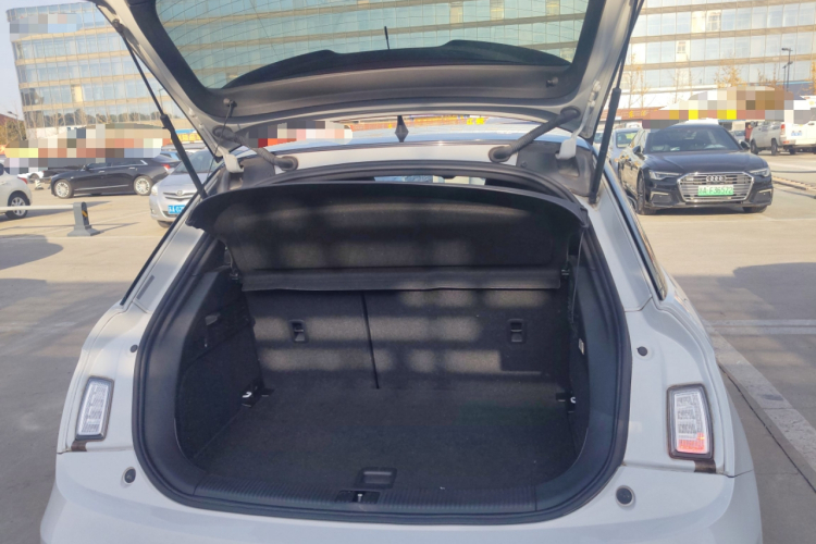 奥迪A1 2016款 30 TFSI Sportback S Line运动版机舱底盘23