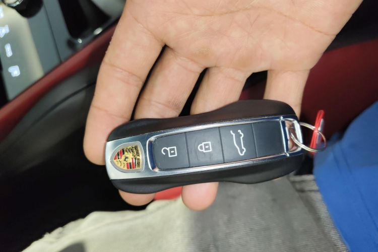 保时捷 Cayenne新能源 2024款 Cayenne Coupé E-Hybrid 2.0T中控内饰11