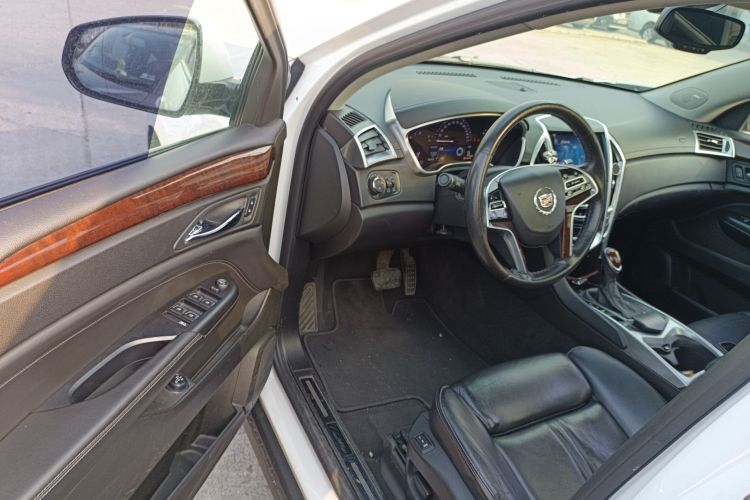 凯迪拉克SRX 2015款 3.0L 精英型中控内饰20