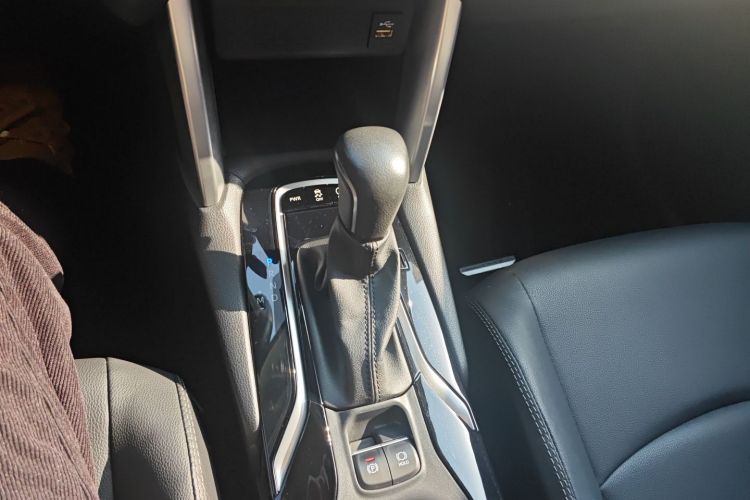 丰田 卡罗拉锐放 2022款 2.0L 旗舰版局部细节18