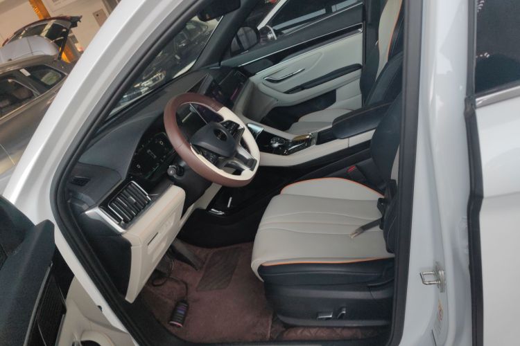 比亚迪 宋PLUS新能源 2023款 冠军版 DM-i 110KM 旗舰PLUS中控内饰19