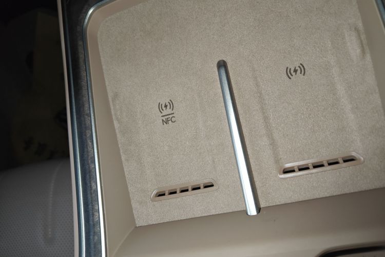 乐道L90 2025款 Pro 六座版中控内饰11