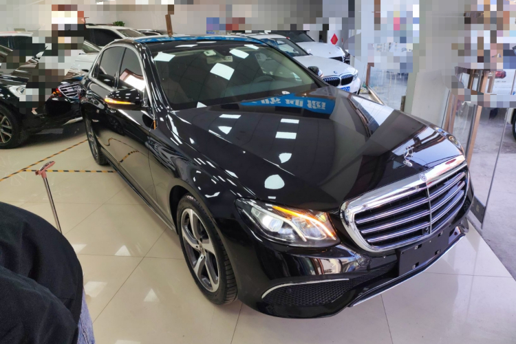 奔驰E级 2018款 E 200 L 运动型 4MATIC车身外观3