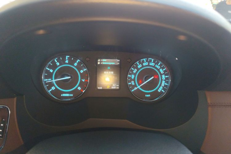 江淮瑞风 瑞风L5 2022款 2.0T 自动商务版局部细节14