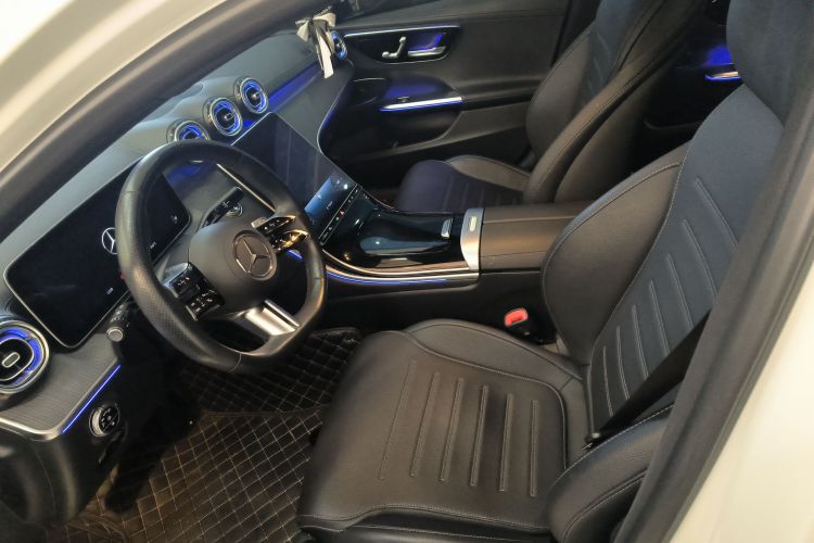 奔驰C级 2023款 C 260 L 运动版中控内饰19