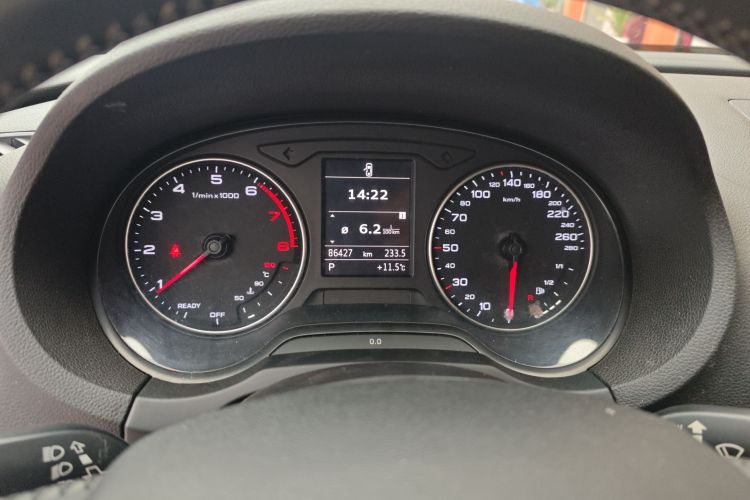 奥迪A3 2014款 Limousine 35 TFSI 自动进取型中控内饰14