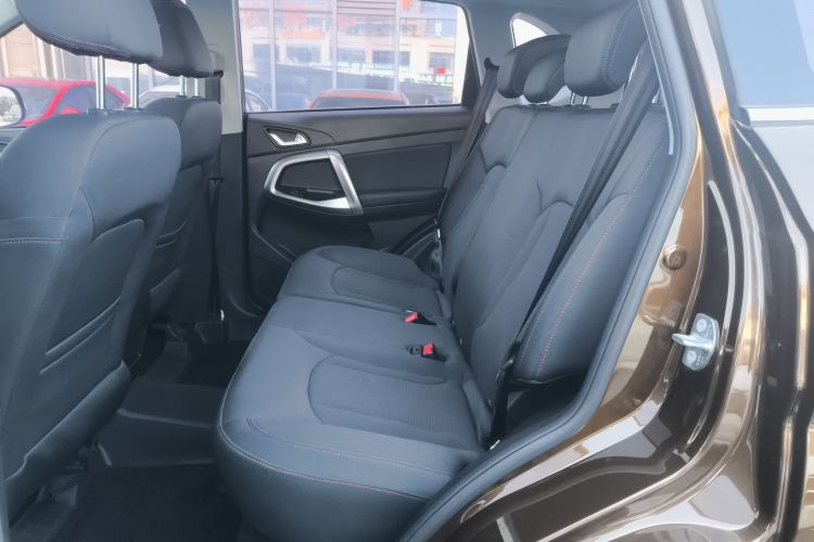 奇瑞 瑞虎5 2017款 1.5T 手动舒适版中控内饰21