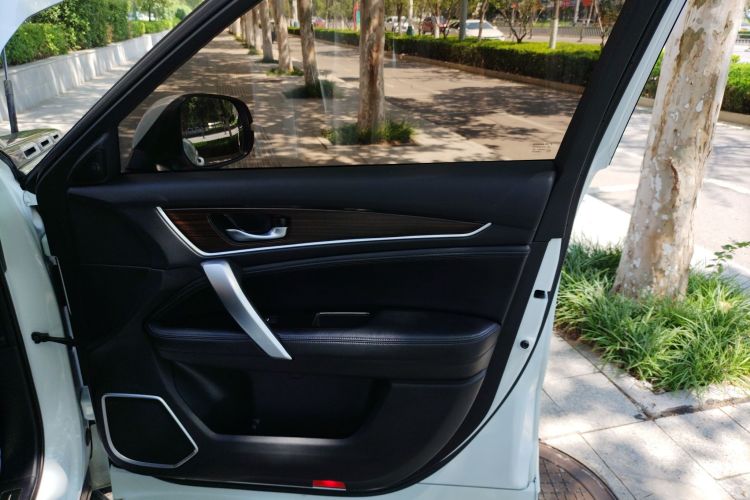 本田 冠道 2017款 240TURBO 两驱豪华版中控内饰7005