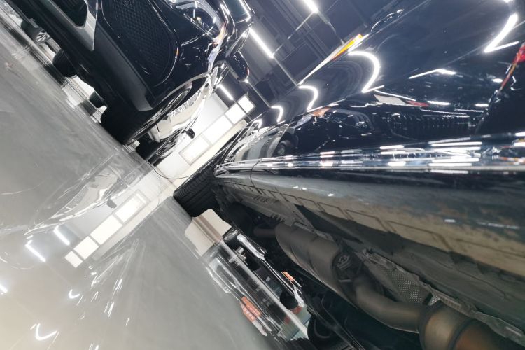 奔驰V级 2024款 V 300 L 长轴距豪华版局部细节9001