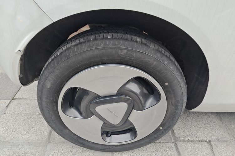 吉利银河 2023款 熊猫mini 新春版宝藏熊车身外观6008