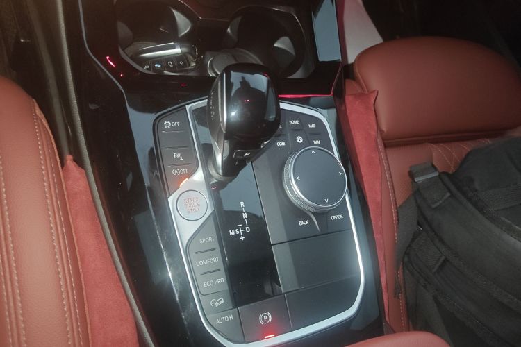 宝马X3 2022款 xDrive30i 领先型 M曜夜套装中控内饰18