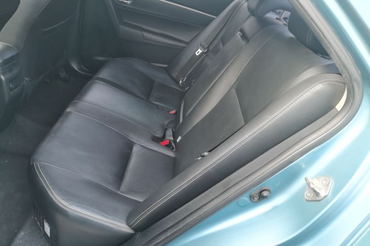 丰田 卡罗拉 2017款 改款双擎 1.8L E-CVT精英版中控内饰21