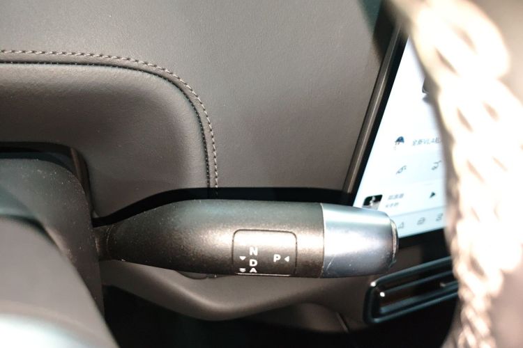 理想汽车 理想L9 2022款 Max中控内饰18