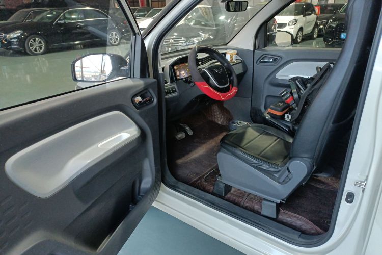 五菱汽车 宏光MINIEV 2022款 马卡龙时尚款 三元锂中控内饰7003