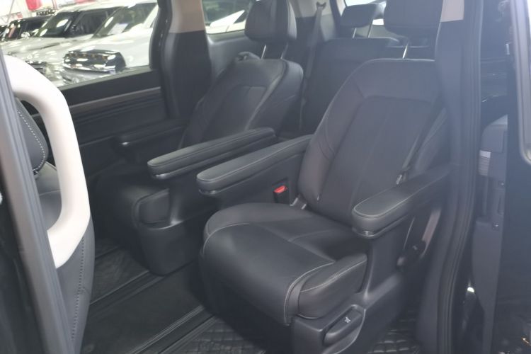 广汽传祺 传祺M8 2023款 领秀系列 390T 尊享版中控内饰21