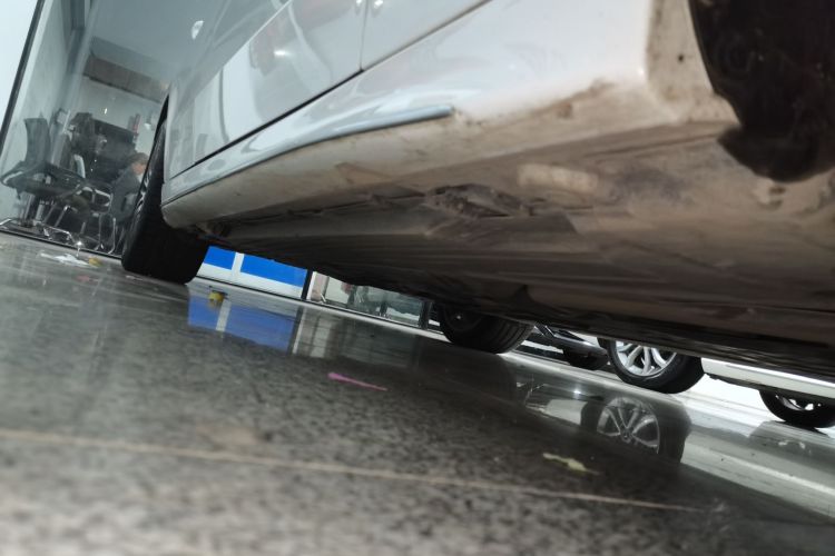 奔驰C级 2024款 C 260 L 运动版局部细节9001