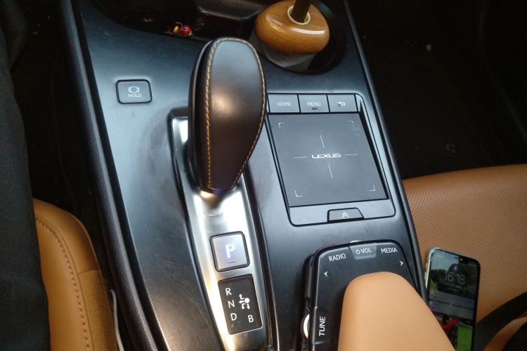 雷克萨斯UX新能源 2020款 300e 纯·悦版局部细节18