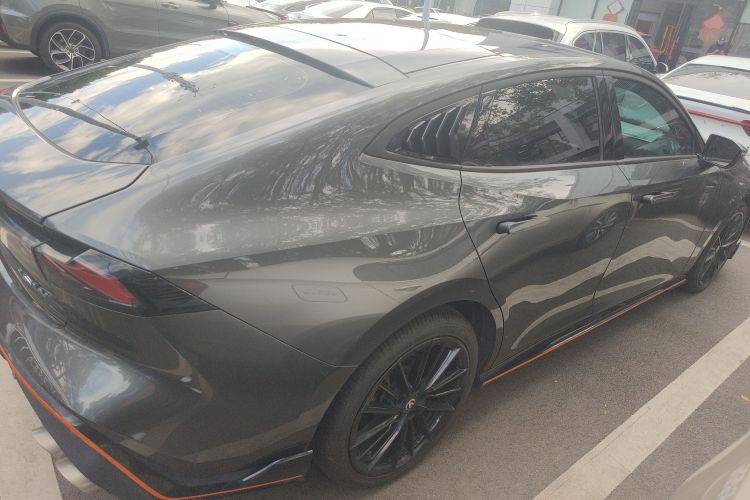 长安UNI-V 2023款 1.5T 运动版车身外观6005