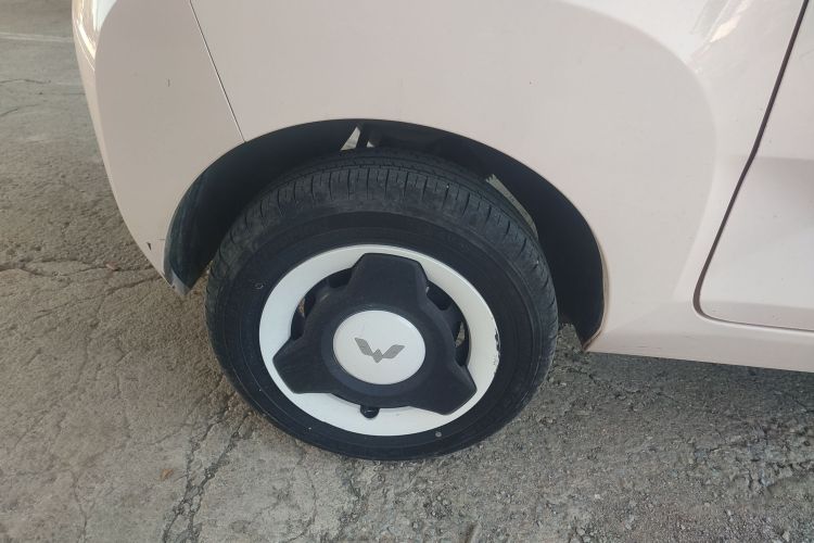 五菱汽车 宏光MINIEV 2021款 马卡龙时尚款 磷酸铁锂车身外观6008