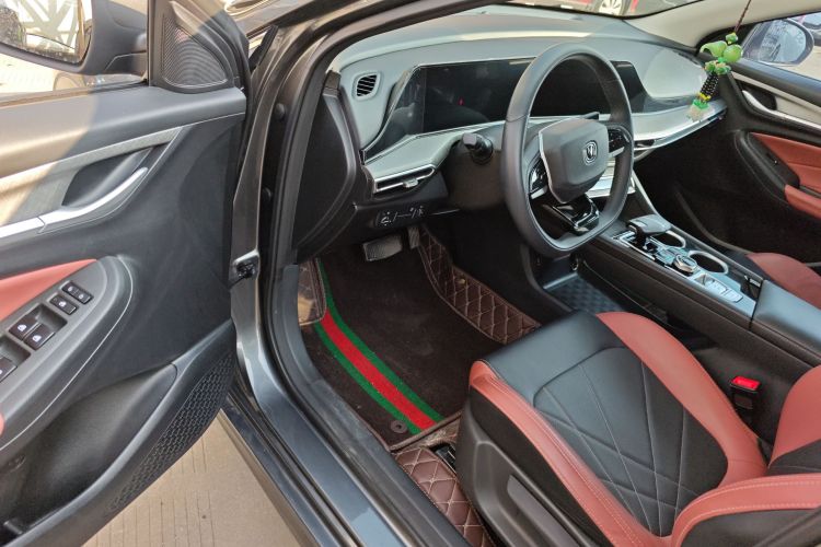 长安 逸动 2023款 畅享版 PLUS 蓝鲸NE 1.4T GDI DCT尊贵版中控内饰7003