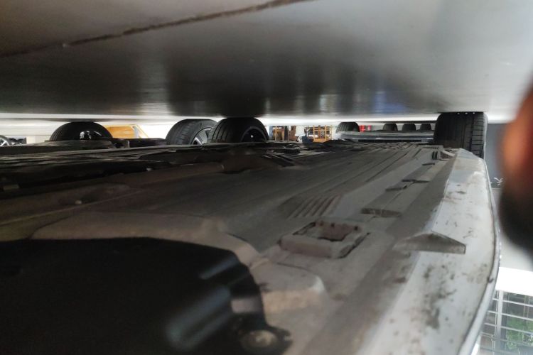 奔驰C级 2025款 C 200 L 运动版局部细节9001