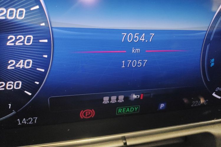 奔驰C级新能源 2024款 C 350 eL中控内饰15