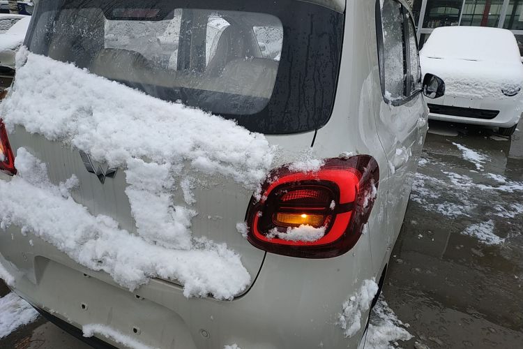 五菱汽车 宏光MINIEV 2025款 四门版 进阶款车身外观6005