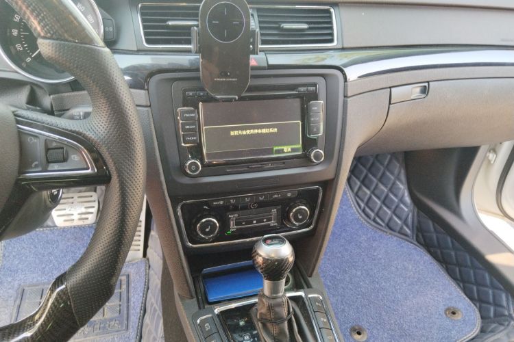 斯柯达 速尊 2014款 2.0TSI L&K限量版中控内饰16