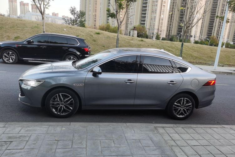 比亚迪 秦PLUS 2021款 DM-i 120KM 旗舰型车身外观6003