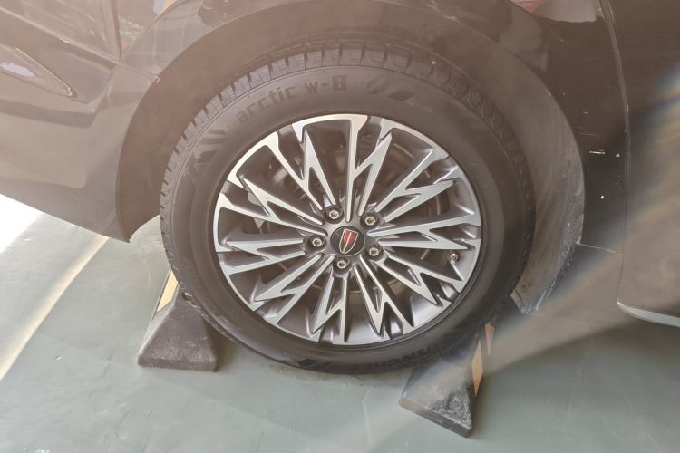 红旗H5 2023款 1.5T DCT智联旗韵版车身外观6008