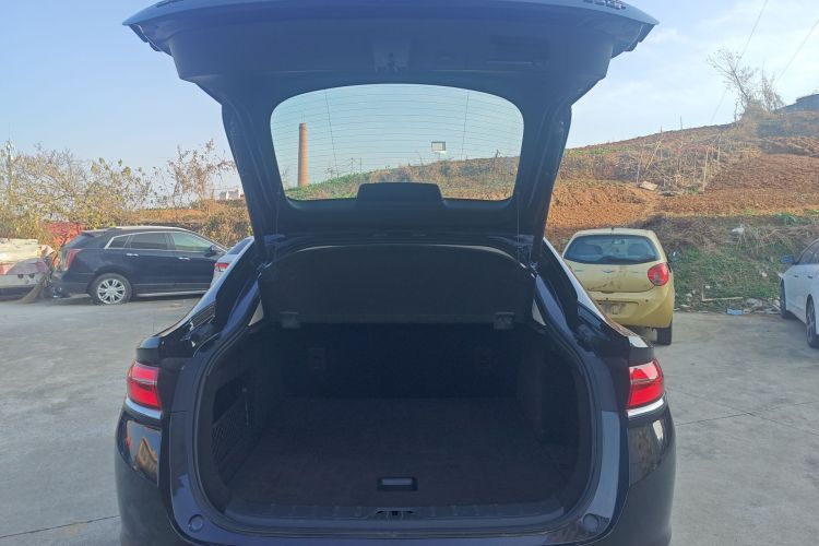 吉利汽车 星越 2020款 高能版 350T 耀星者机舱底盘23