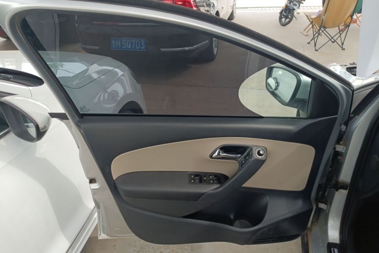 大众 2012款 1.6L Cross Polo AT中控内饰47