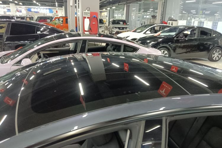 特斯拉 Model 3 2022款 Performance高性能全轮驱动版局部细节57