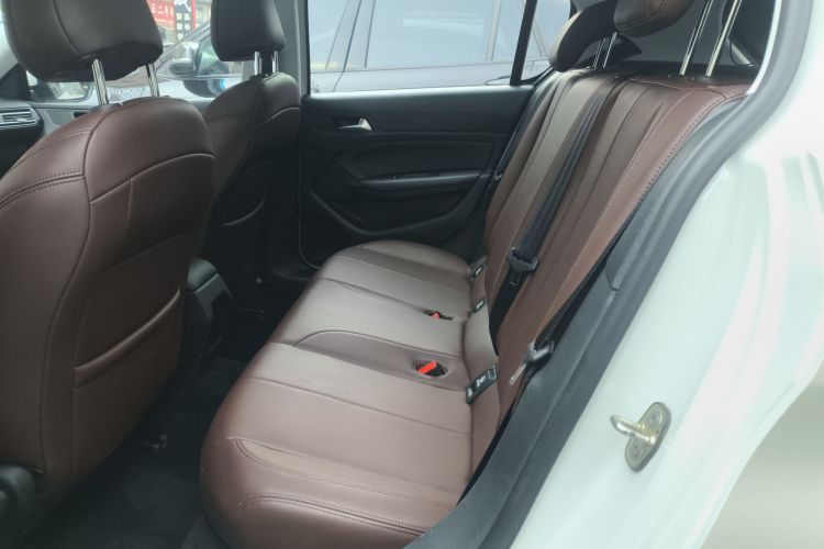 标致308S 2015款 1.2T 自动劲驰版中控内饰7004