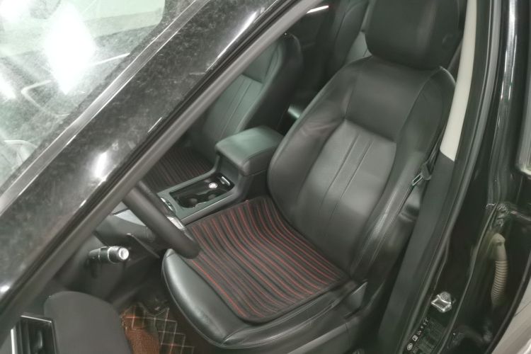 路虎 发现神行 2019款 240PS SE版 国VI局部细节19