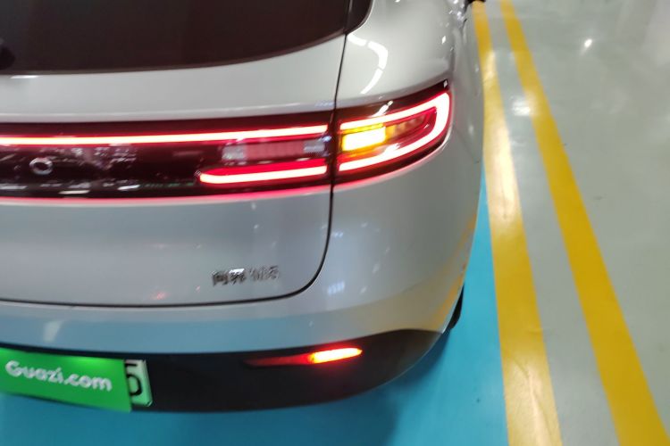 鸿蒙智行 问界M5 2022款 增程四驱旗舰版车身外观6006