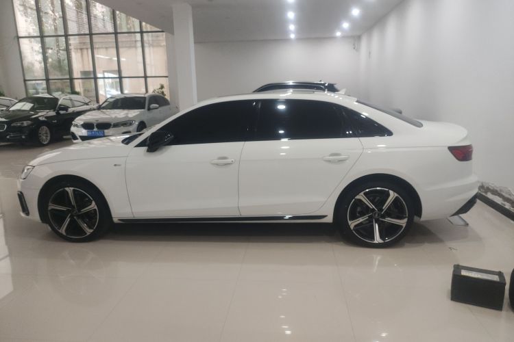 奥迪A4L 2024款 40 TFSI 豪华动感型车身外观4