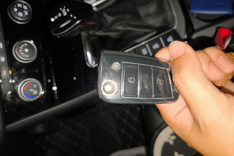 大众 速腾 2019款 200TSI DSG舒适型 国VI中控内饰7001