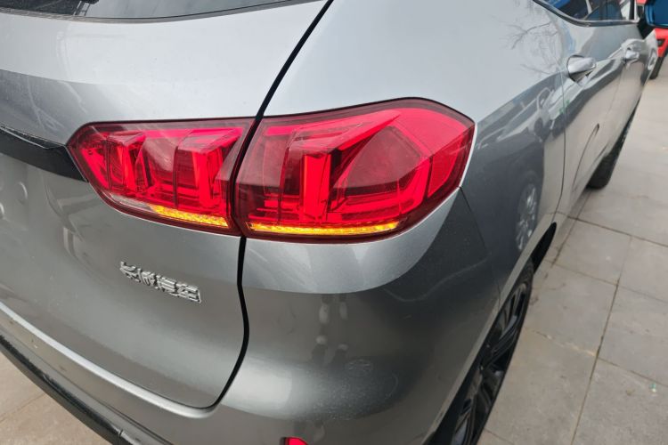 魏牌 VV5 2017款 2.0T 旗舰型车身外观9