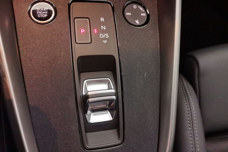 奥迪A3 2024款 A3L Limousine 35 TFSI 时尚运动型中控内饰18